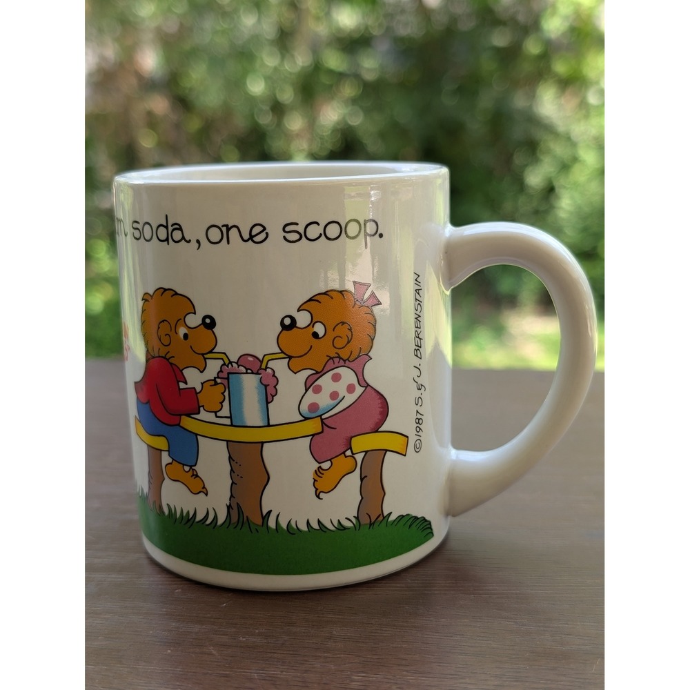Vintage 1987 Berenstain Bears Princess House Ceramic Mug - Picture 1 of 5
